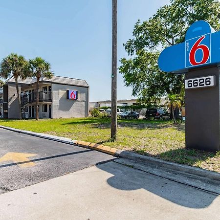 Motel 6 Tampa Near Fairgrounds - Casino Exterior photo